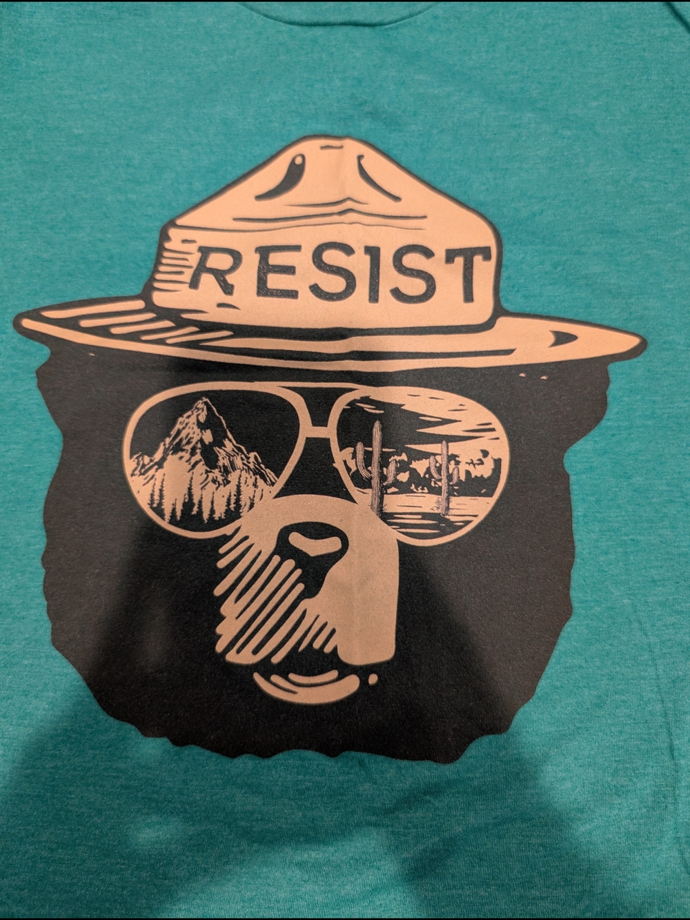 RESIST Alt National Parks Graphic Tee - Kelly Green T-Shirt Medium - Picture 4 of 9